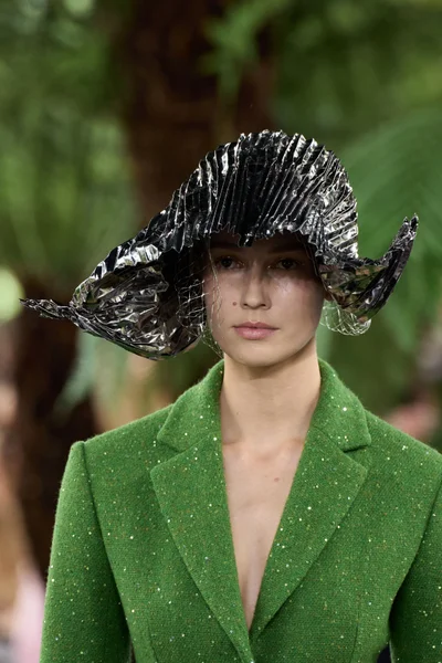Look 23